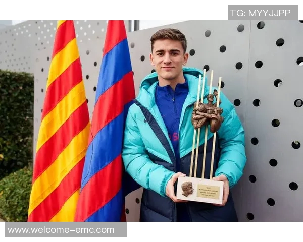 巴萨在加泰足协颁奖典礼上荣获六项大奖成最大赢家