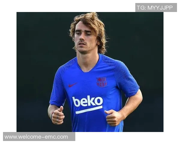 马竞客战毕巴前格列兹曼惊艳亮相全新寸头造型引关注