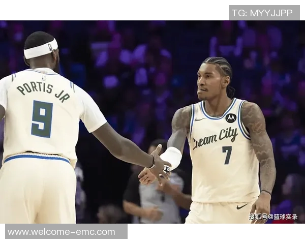 小凯文波特半场表现低迷七投全失并伴有伤痛困扰 小凯文波特半场表现低迷七投全失并伴有伤痛困扰